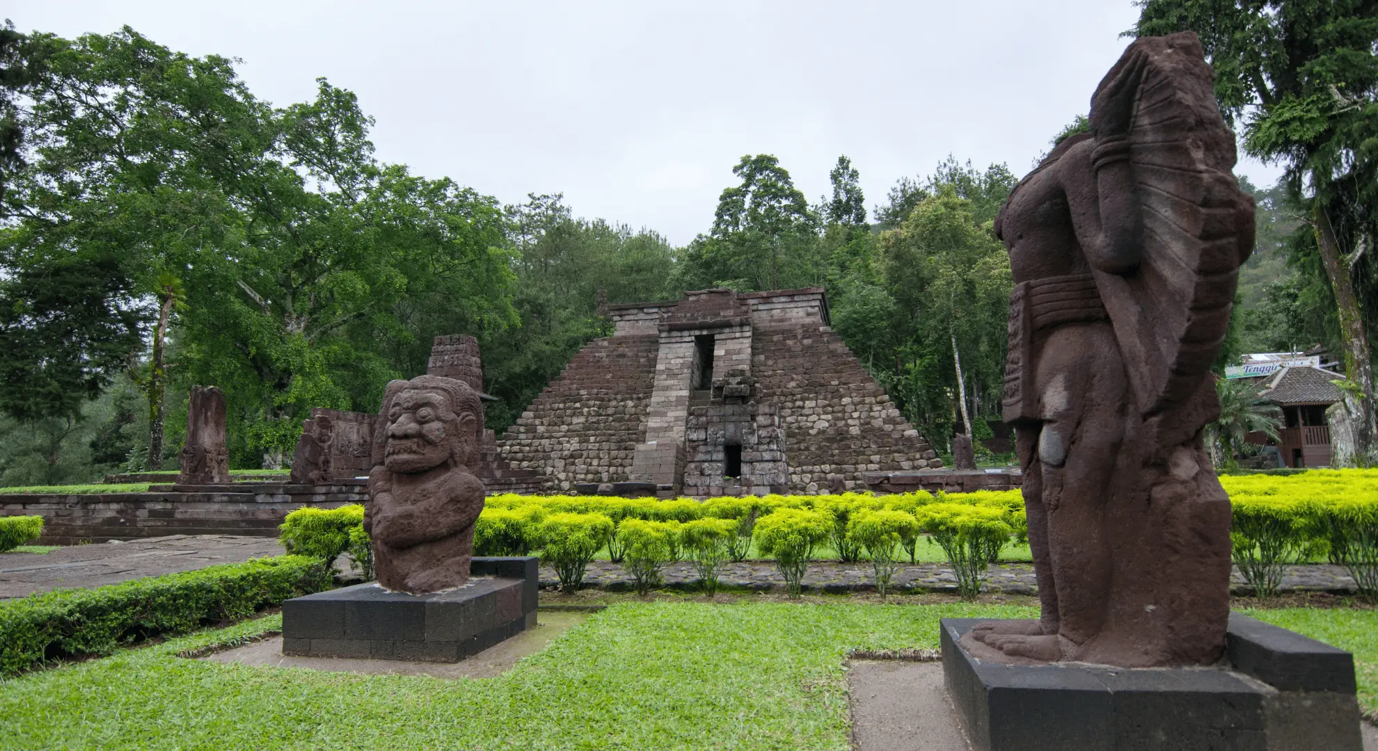 Surakarta: Palace, Waterfall & Hindu Temples